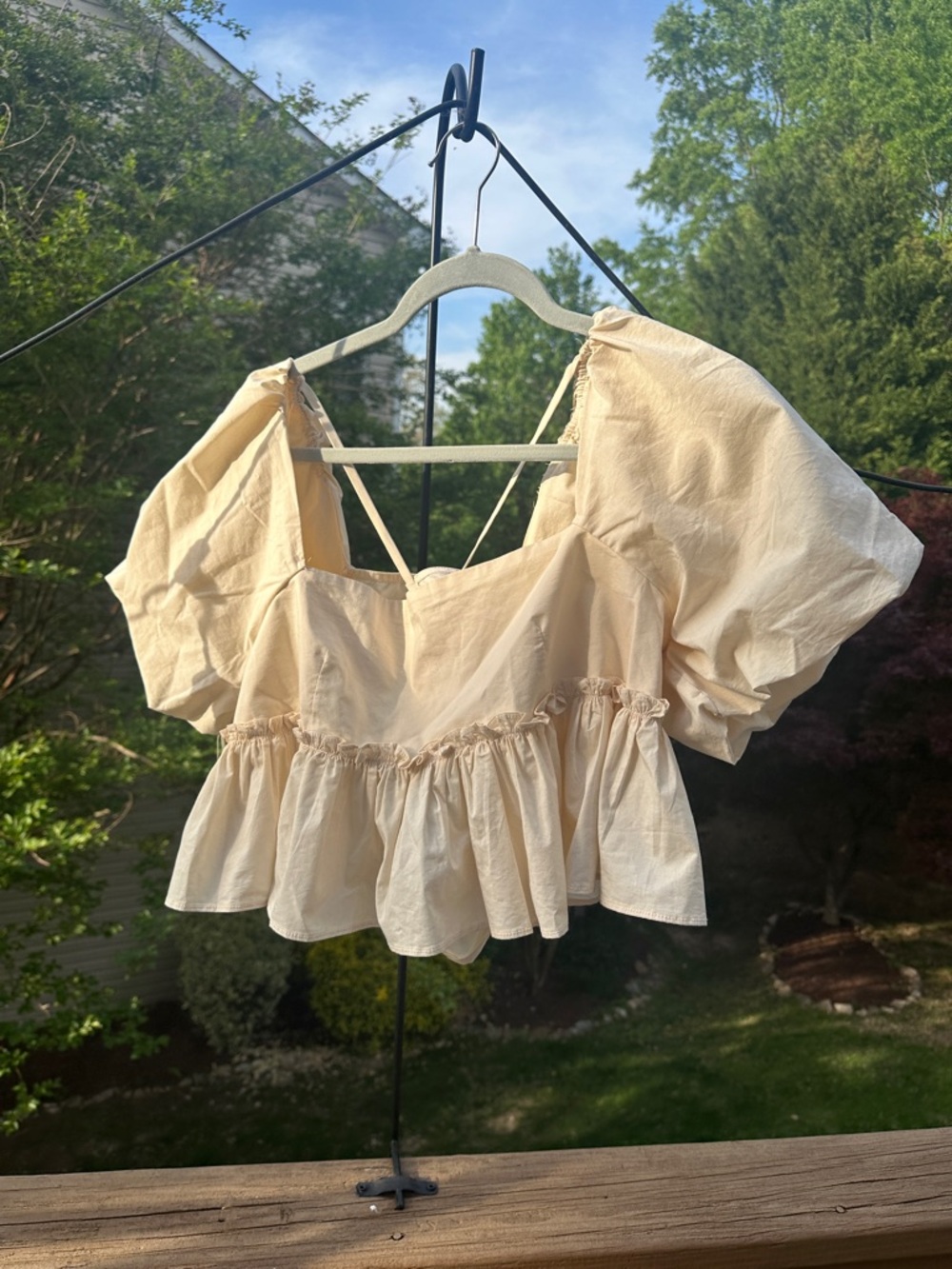 Urban Outfitters Cream Puff-Sleeve Peplum Crop Top in Light Cream